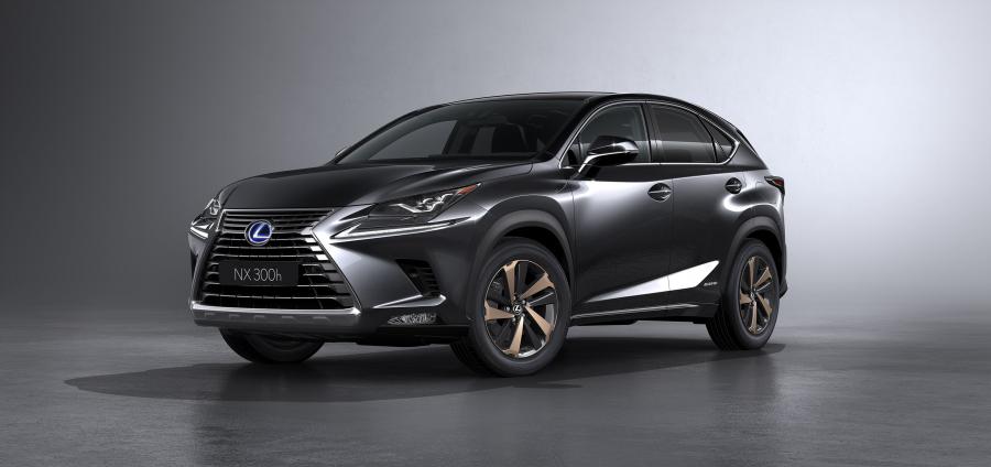  Lexus NX300h 2017 года  (WW) (фото 1 из 19)